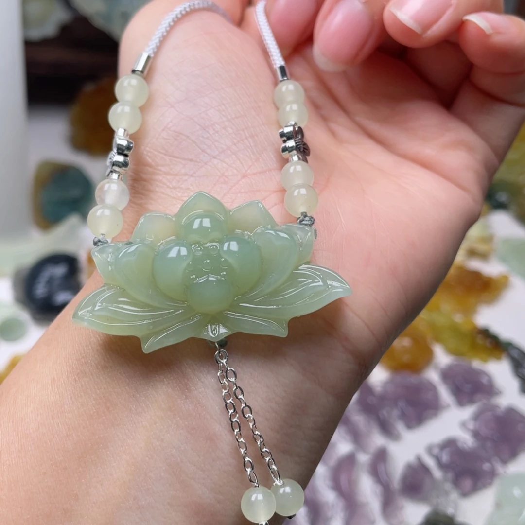 蛇纹石玉颈饰未镶嵌