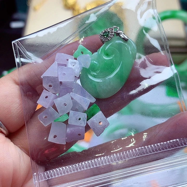 颈饰未镶嵌翡翠翡翠