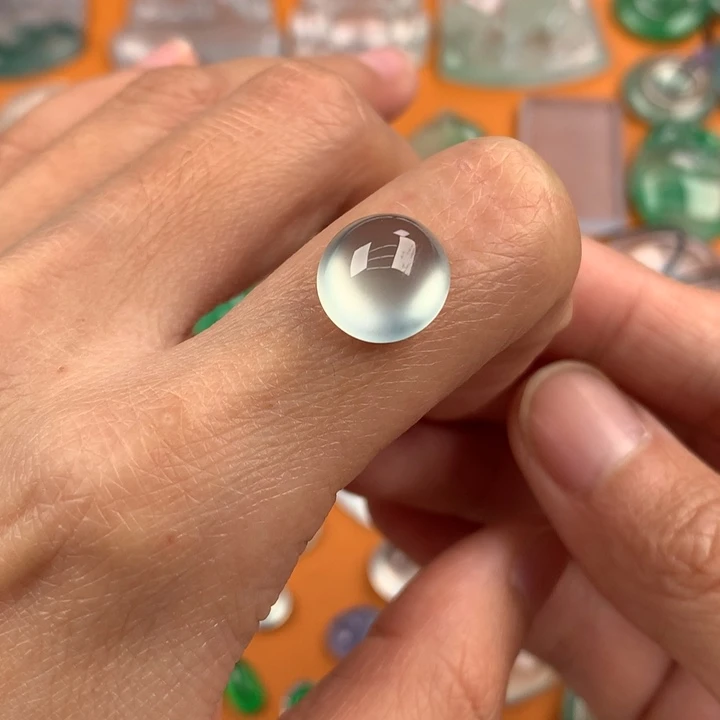 翡翠挂件未镶嵌….