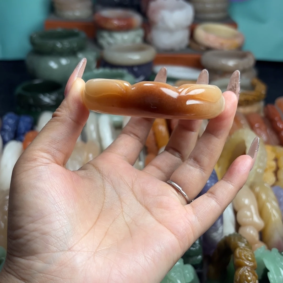 石英质玉未镶嵌雕花守住你