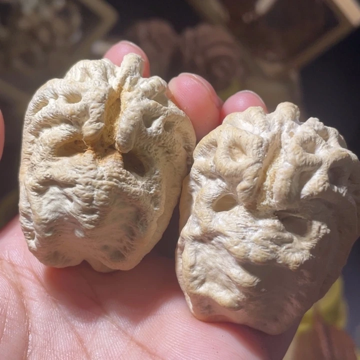 桃核吊坠豹子头乾坤核桃