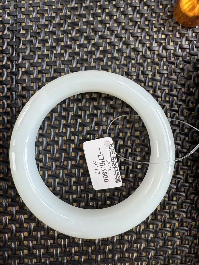 北京和阗玉手镯 6017