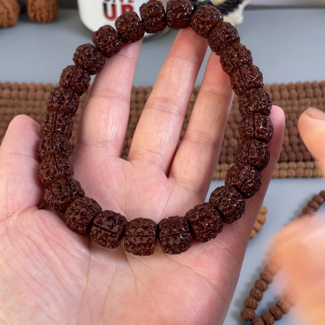 金刚菩提吊坠藏切盘龙手串