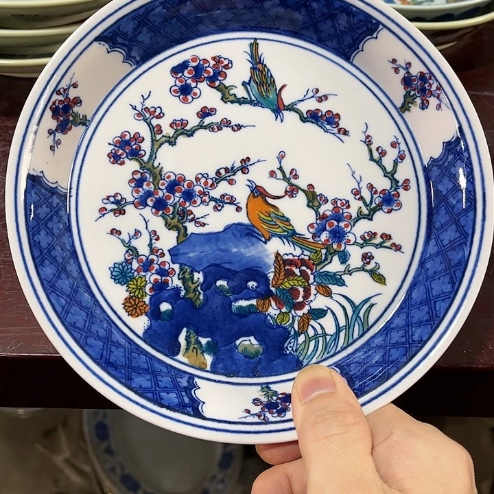 瓷片//////直径19厘米…。红。