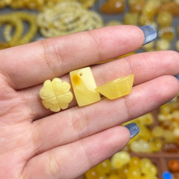 蜜蜡未镶嵌珠宝奇石-087-放漏组合配饰纯天然蜜蜡无优化