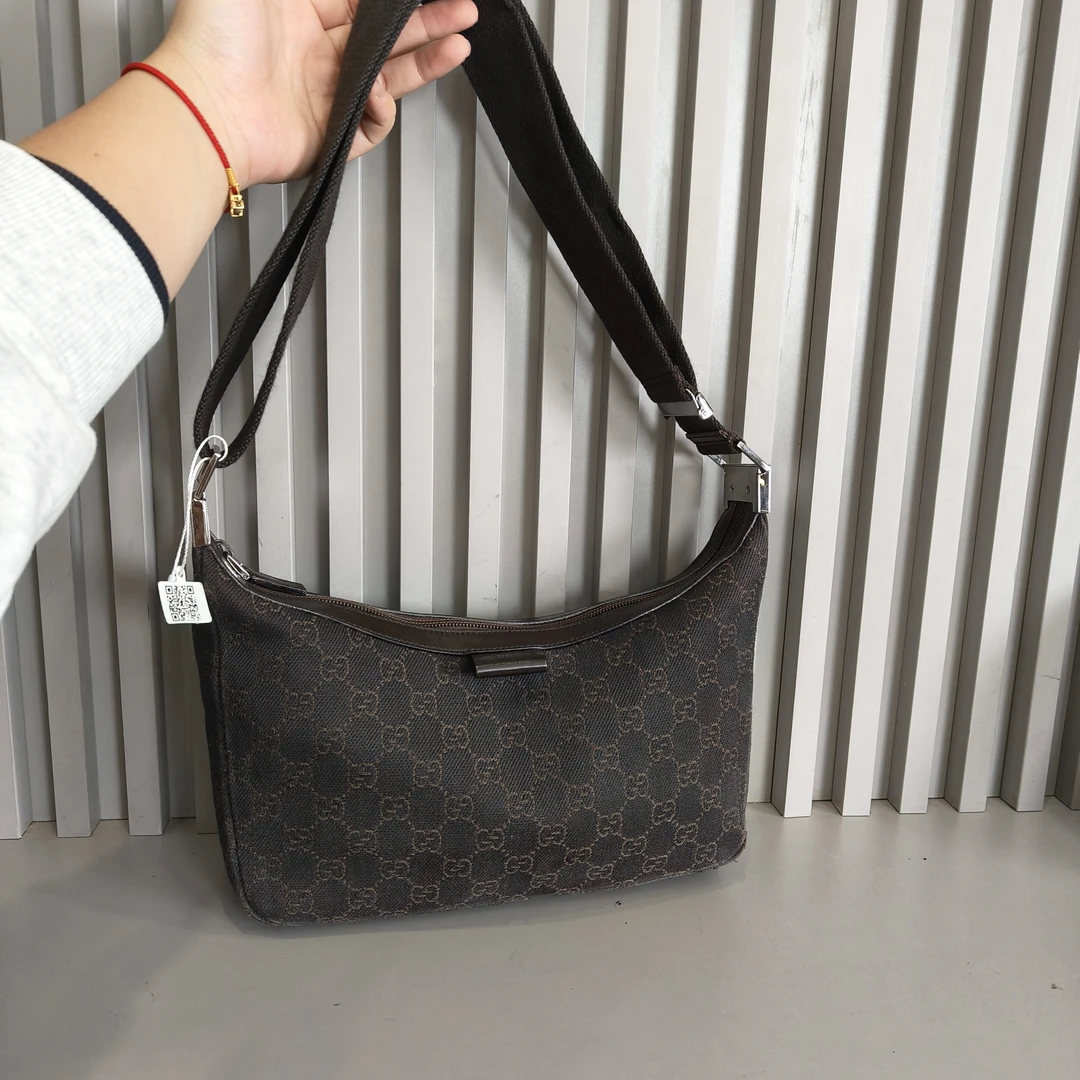 95新 GUCCI/古驰 M/古驰斜挎包/27012