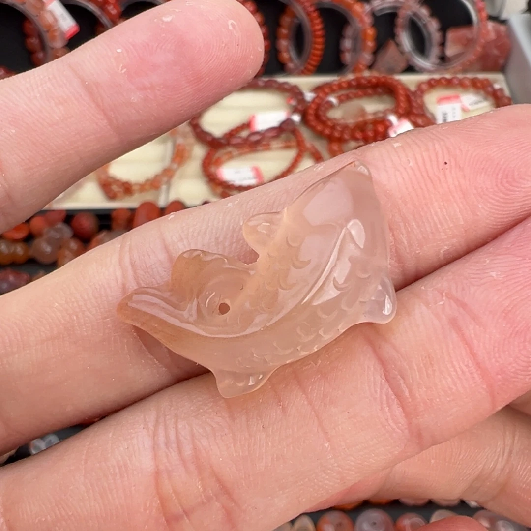 南红玛瑙未镶嵌颈饰锦鲤