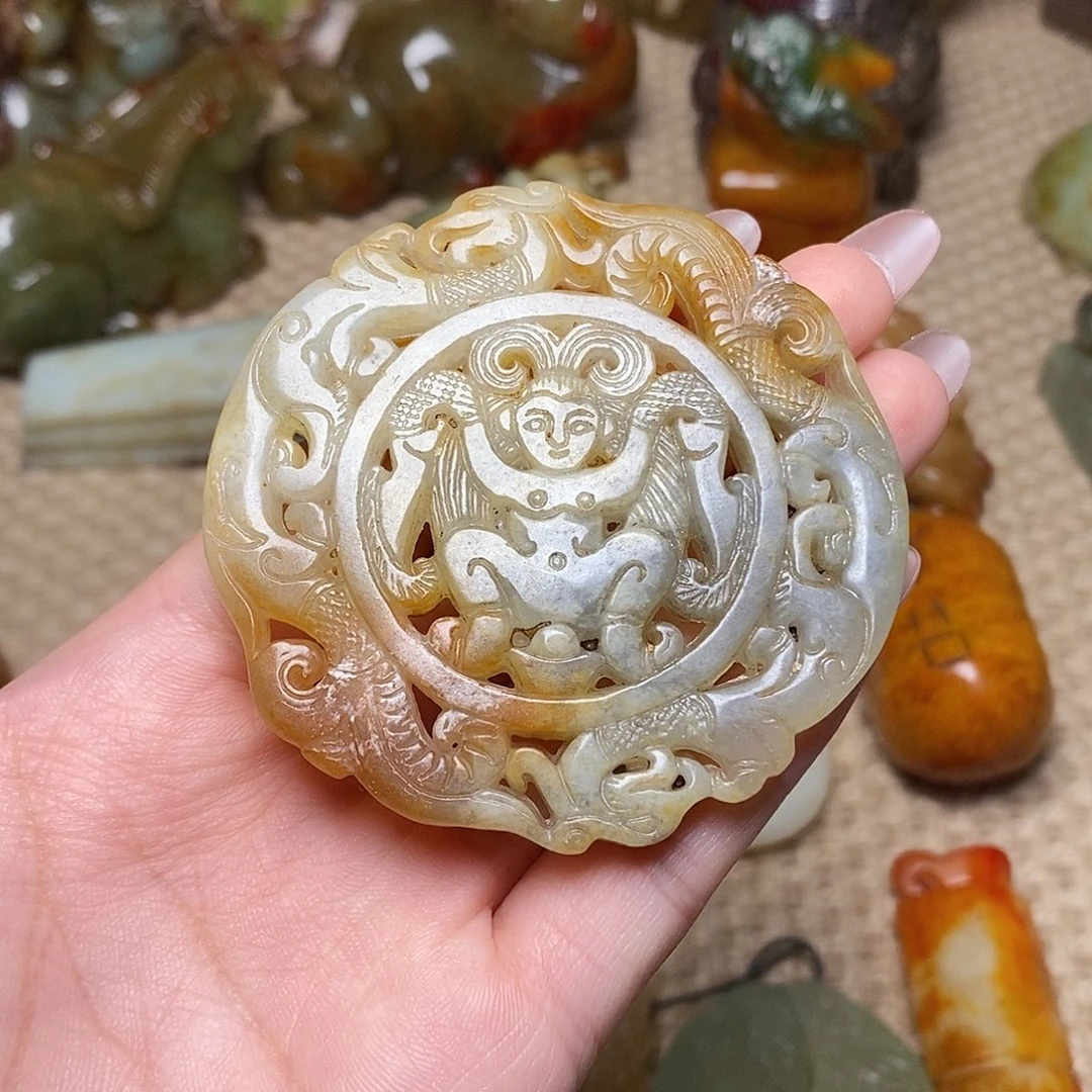 未镶嵌蛇纹石玉颈饰