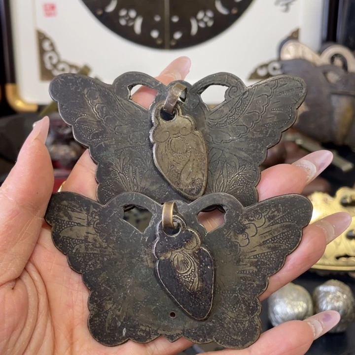 精品蝴蝶拉手一对蝴蝶