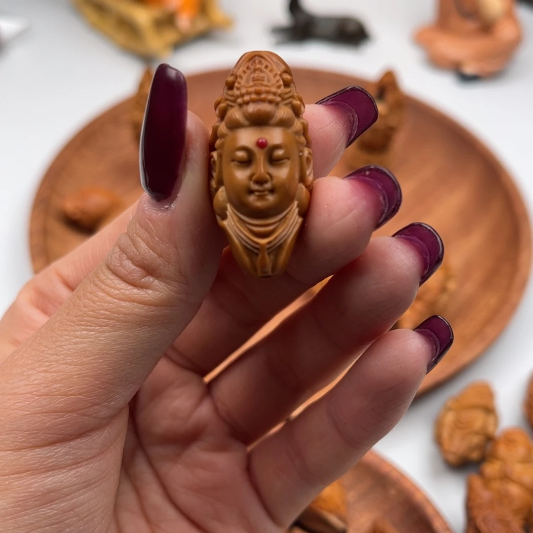 吊坠橄榄核镶嵌观音