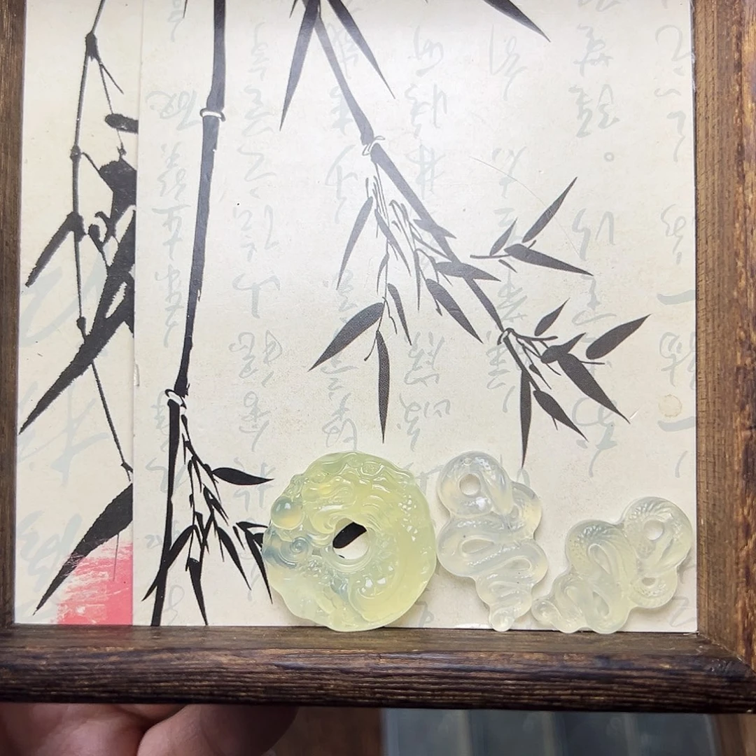 蛇纹石玉颈饰合金我****r