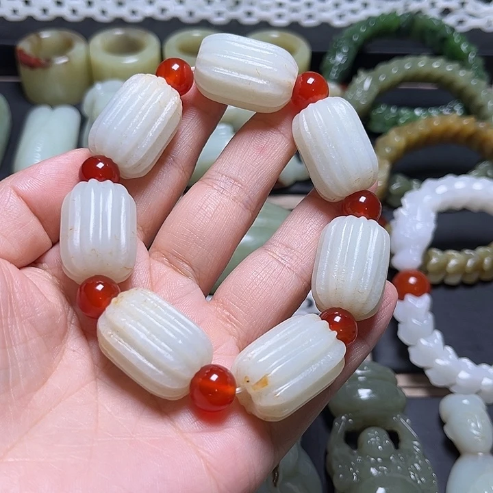 和田玉未镶嵌吊坠(不含链)皇**藏