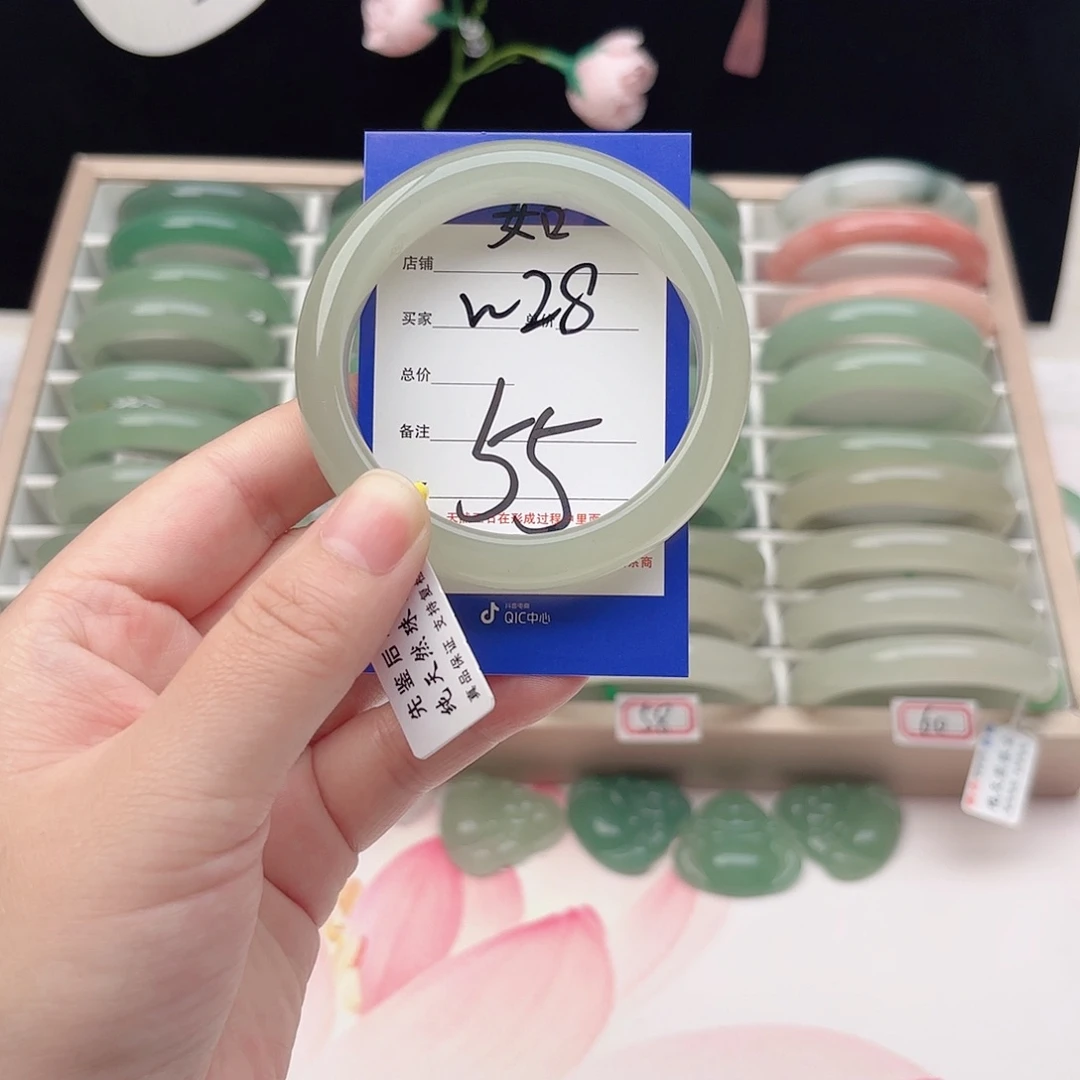 石英质玉未镶嵌手镯