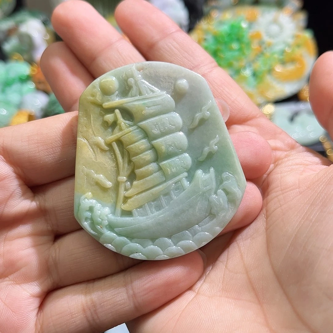 翡翠未镶嵌颈饰待编织