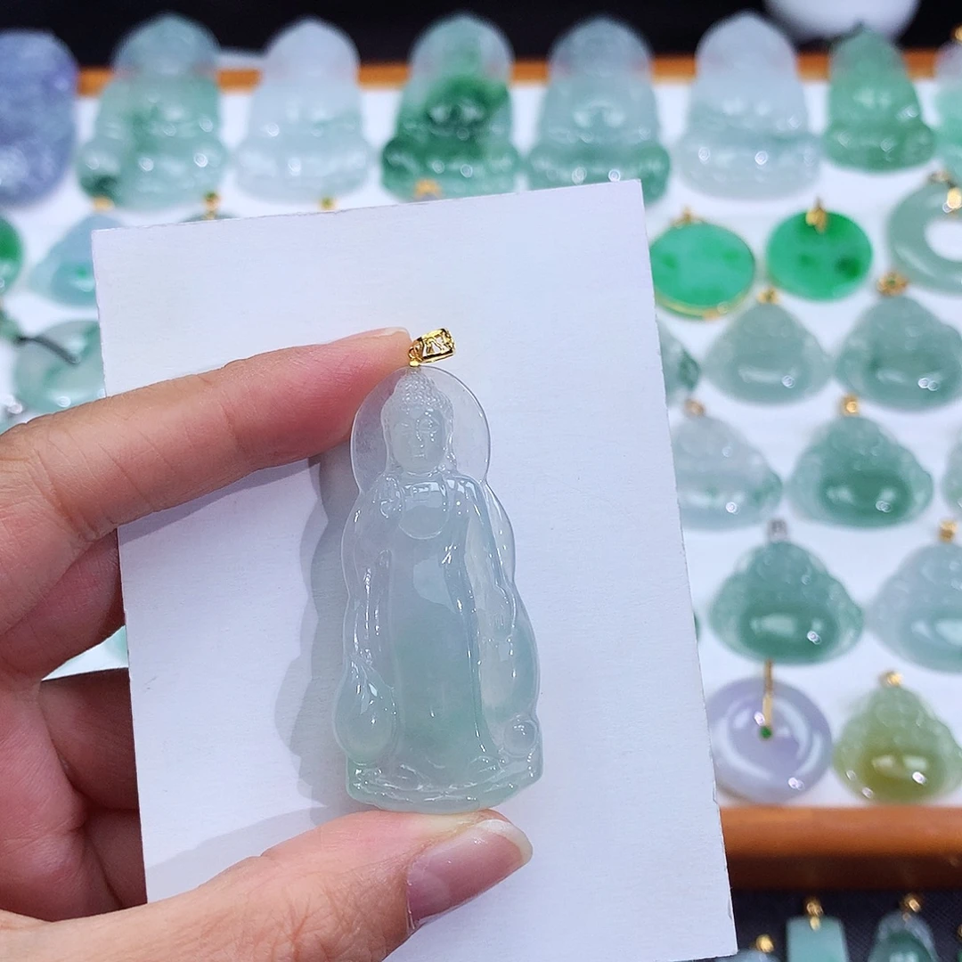 翡翠18K金镶嵌颈饰翡翠吊坠