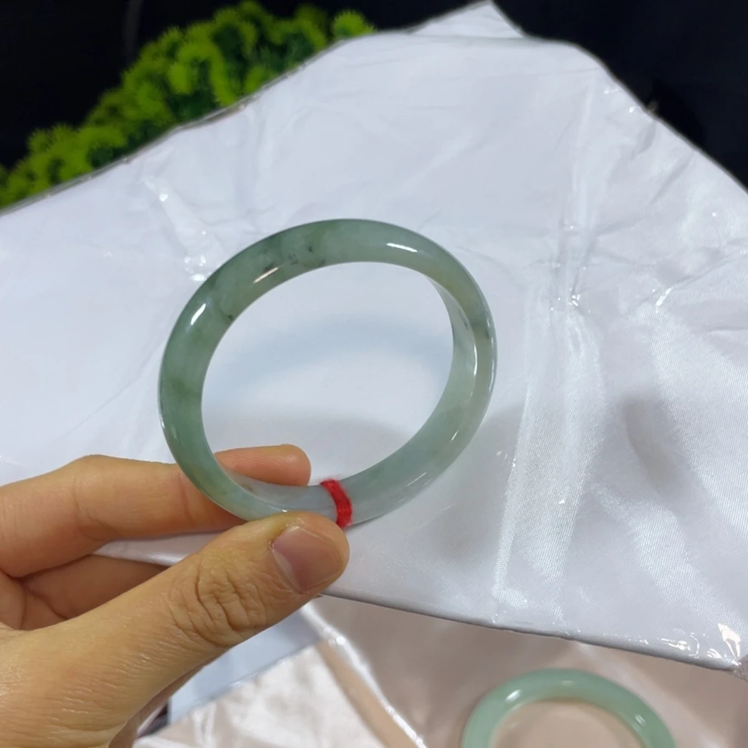 未镶嵌手镯翡翠天然翡翠手镯