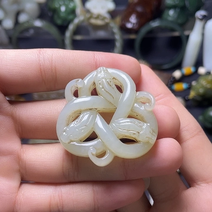 和田玉（糖玉）未镶嵌颈饰