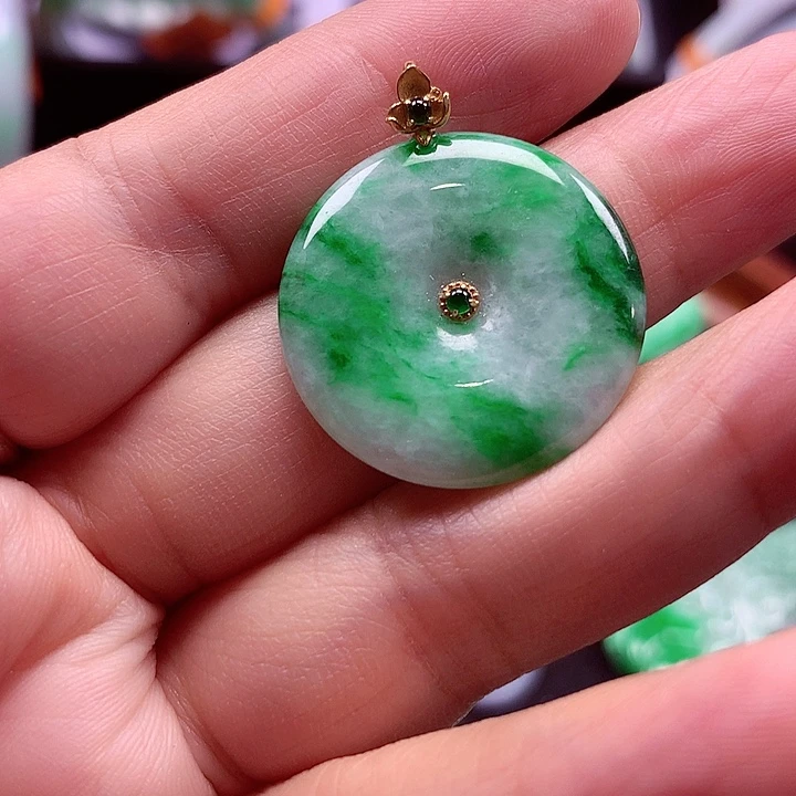 颈饰18K金镶嵌翡翠翡翠