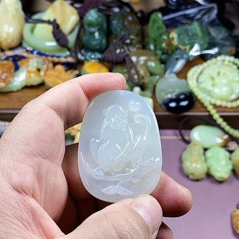未镶嵌蛇纹石玉颈饰