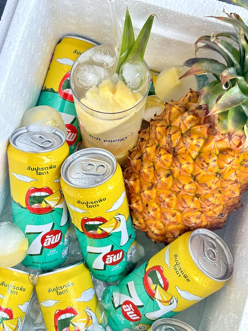 泰国进口七喜/7up柠檬菠萝桃子 草莓柠檬气泡水夏季解渴必备饮料