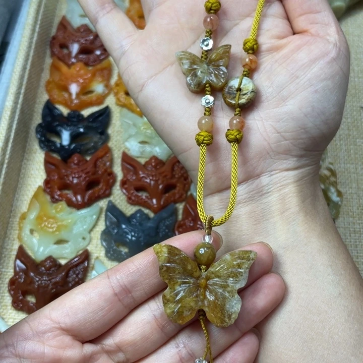 蛇纹石玉合金颈饰