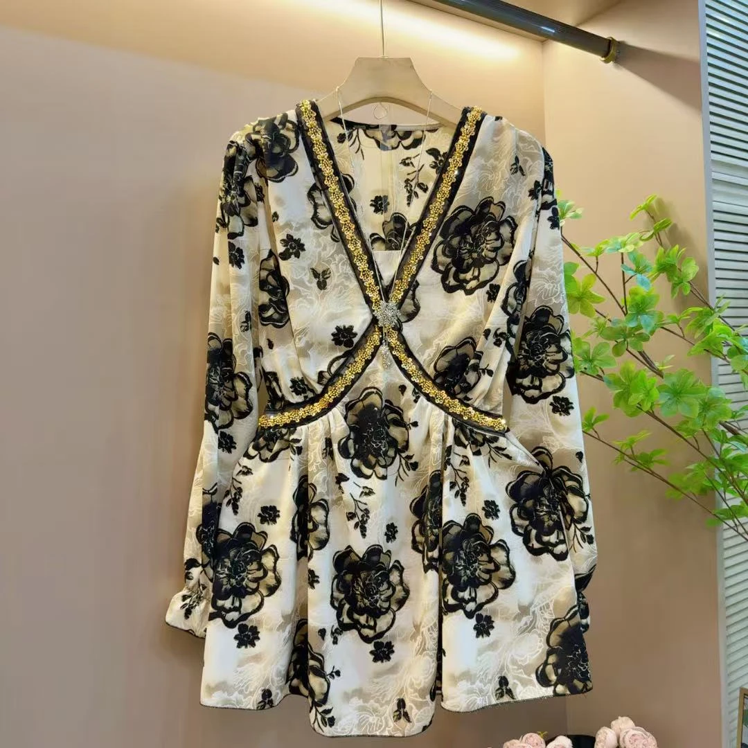 欧洲站新款V领拼接亮片设计收腰百搭气质女人衫（长71左右）