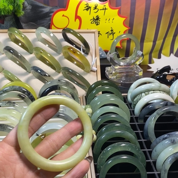 未镶嵌蛇纹石玉手镯