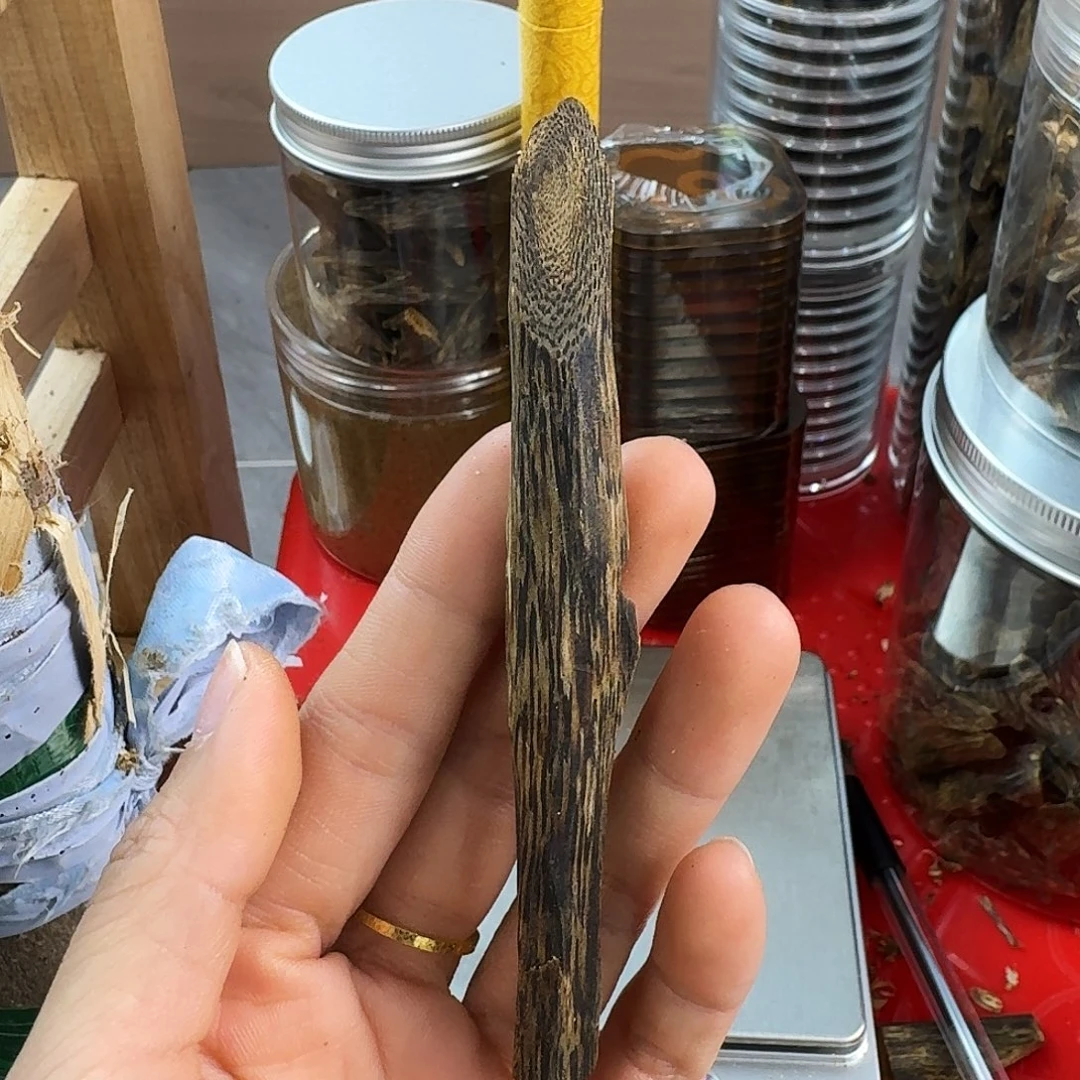 香料绿奇楠虫漏白棋8克
