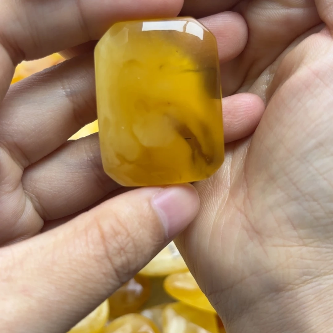 琥珀未镶嵌珠宝奇石