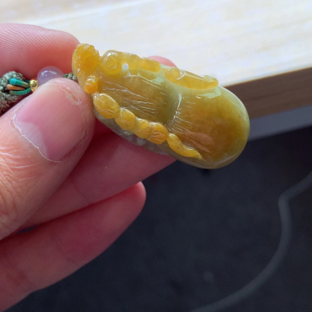 翡翠颈饰未镶嵌吊坠