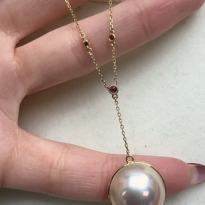 拼合珍珠（马贝珠）颈饰18K金镶嵌