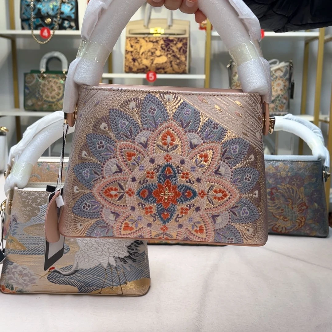 织绣薄***糖直播间浮力大漏