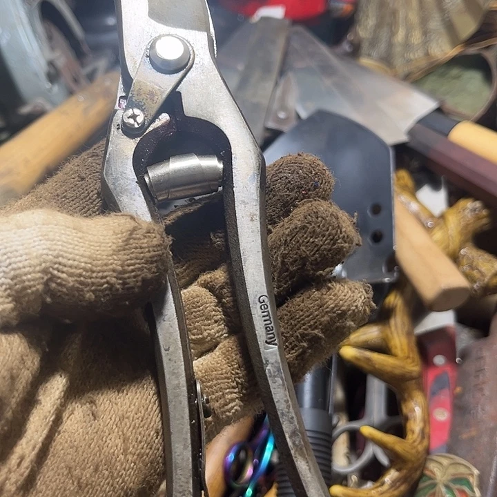 洒***脱指剪一个，不退不换238