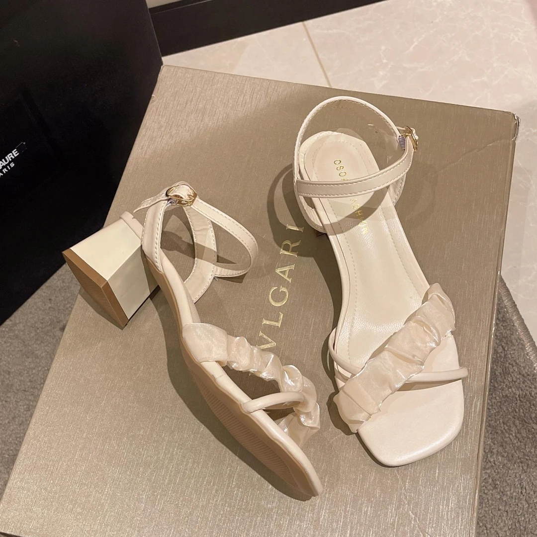 一字扣带方跟时尚凉鞋2025夏季新款休闲简约纯色鞋子女款潮牌百搭