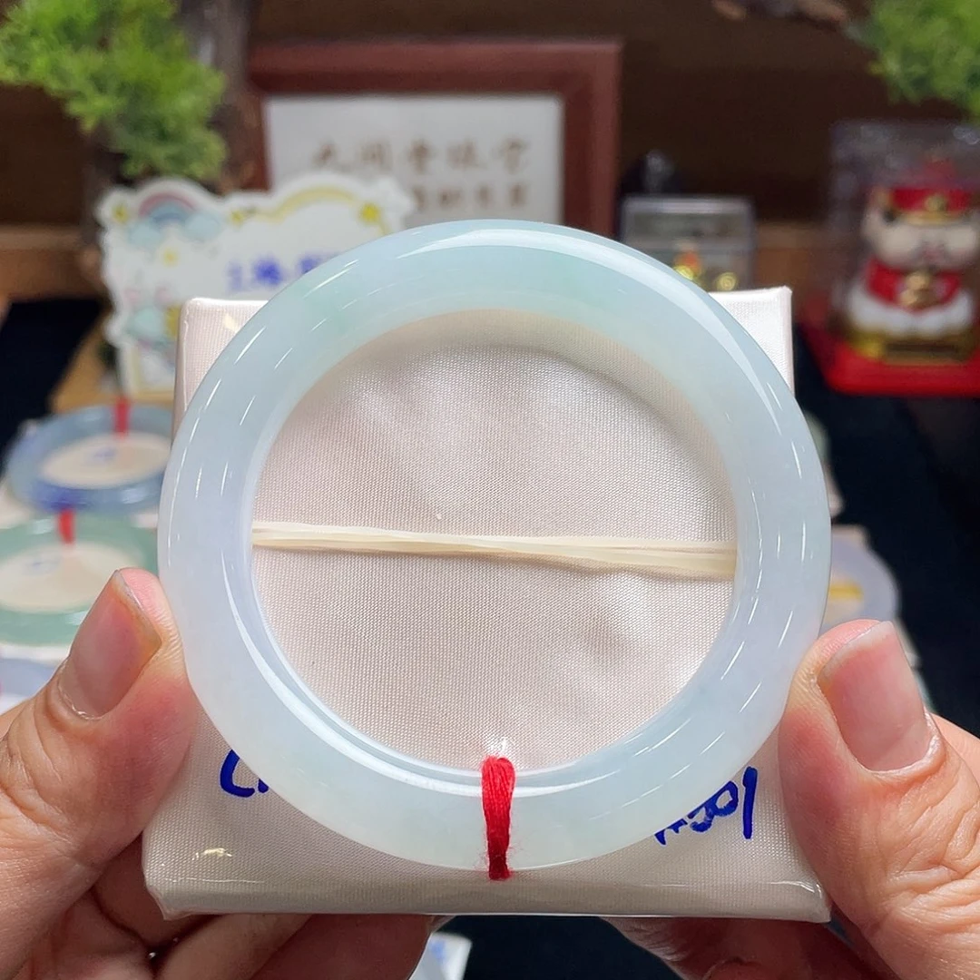 翡翠手镯未镶嵌57圆条