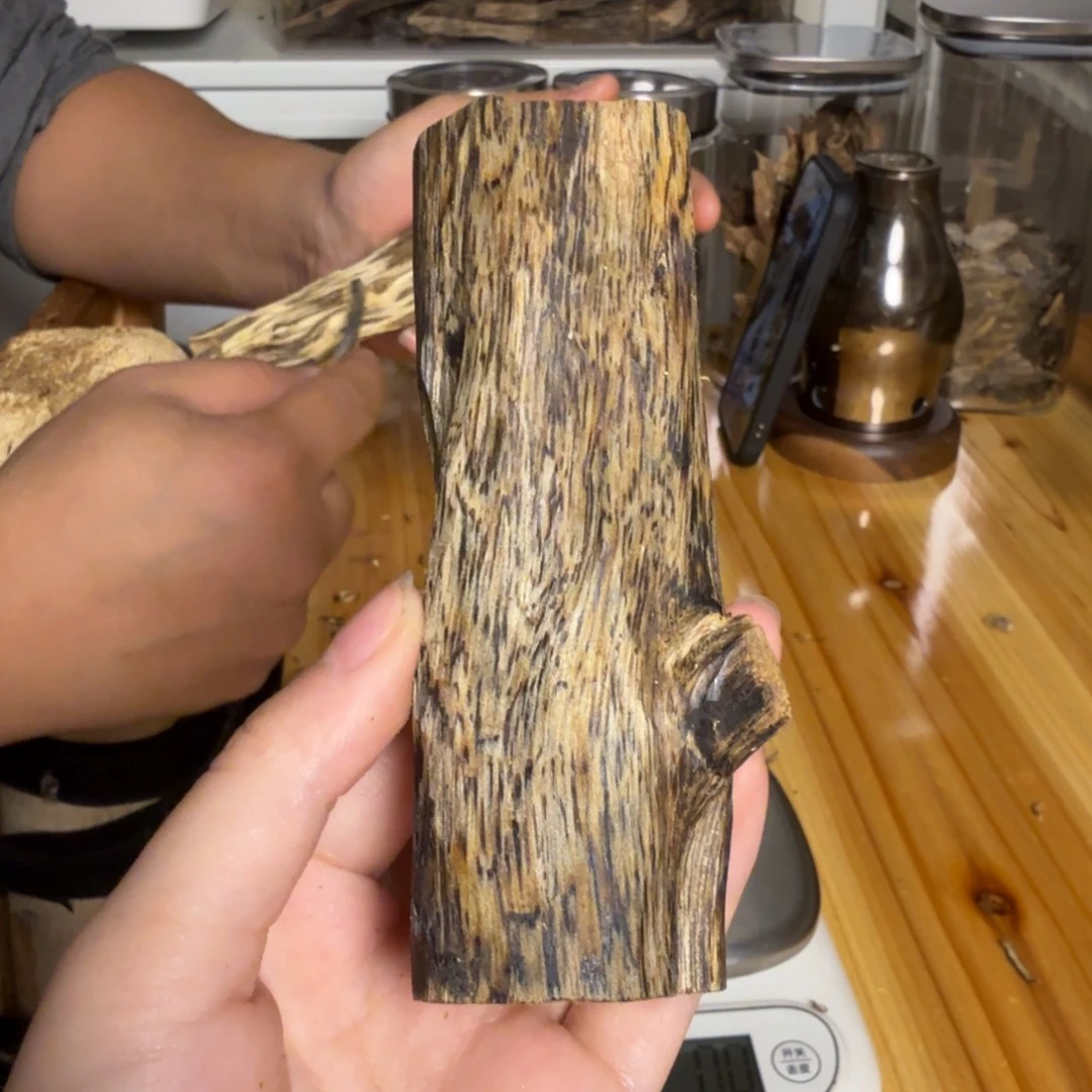 沉香白奇虫漏香37克