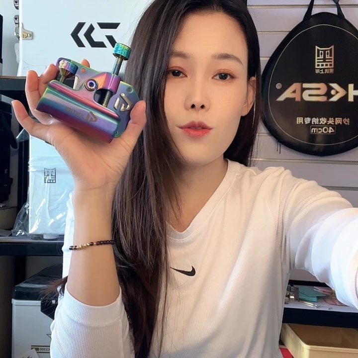 微瑕君田×5 单炮台彩色。右手