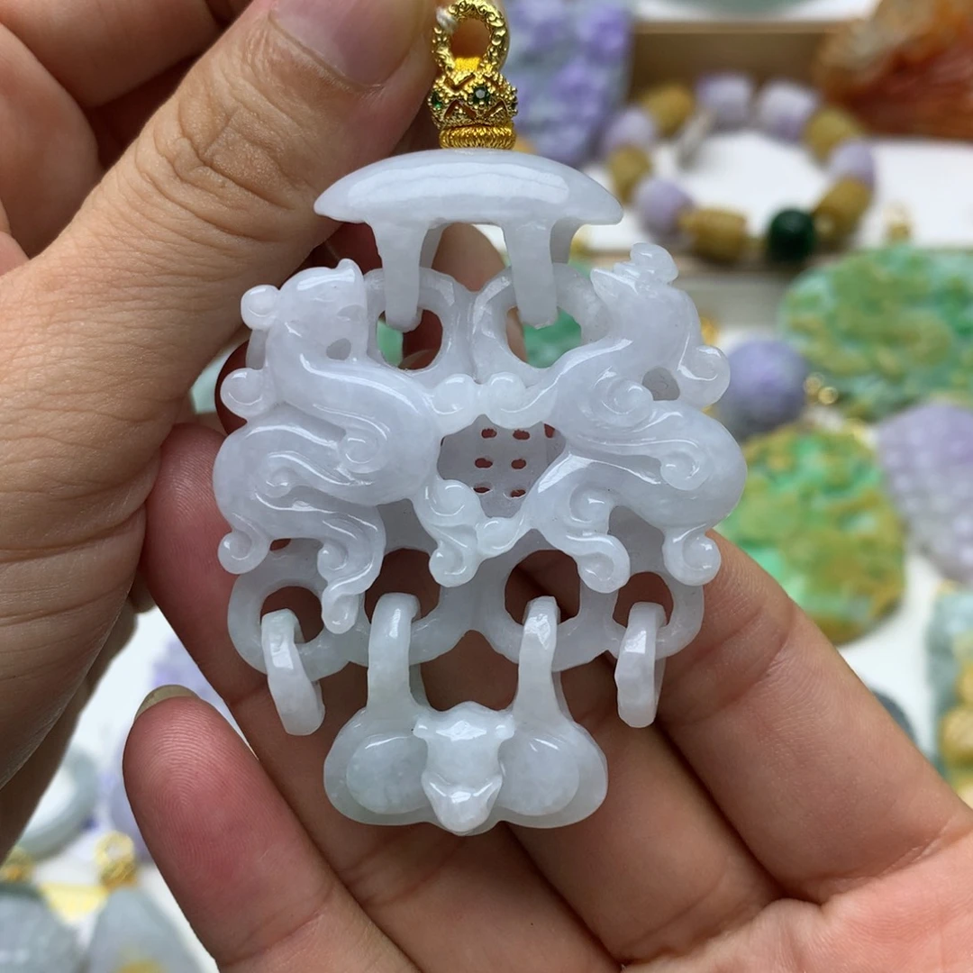 翡翠未镶嵌颈饰翡翠