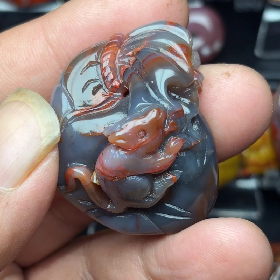 曹***俗玛瑙/玉髓未镶嵌玛瑙