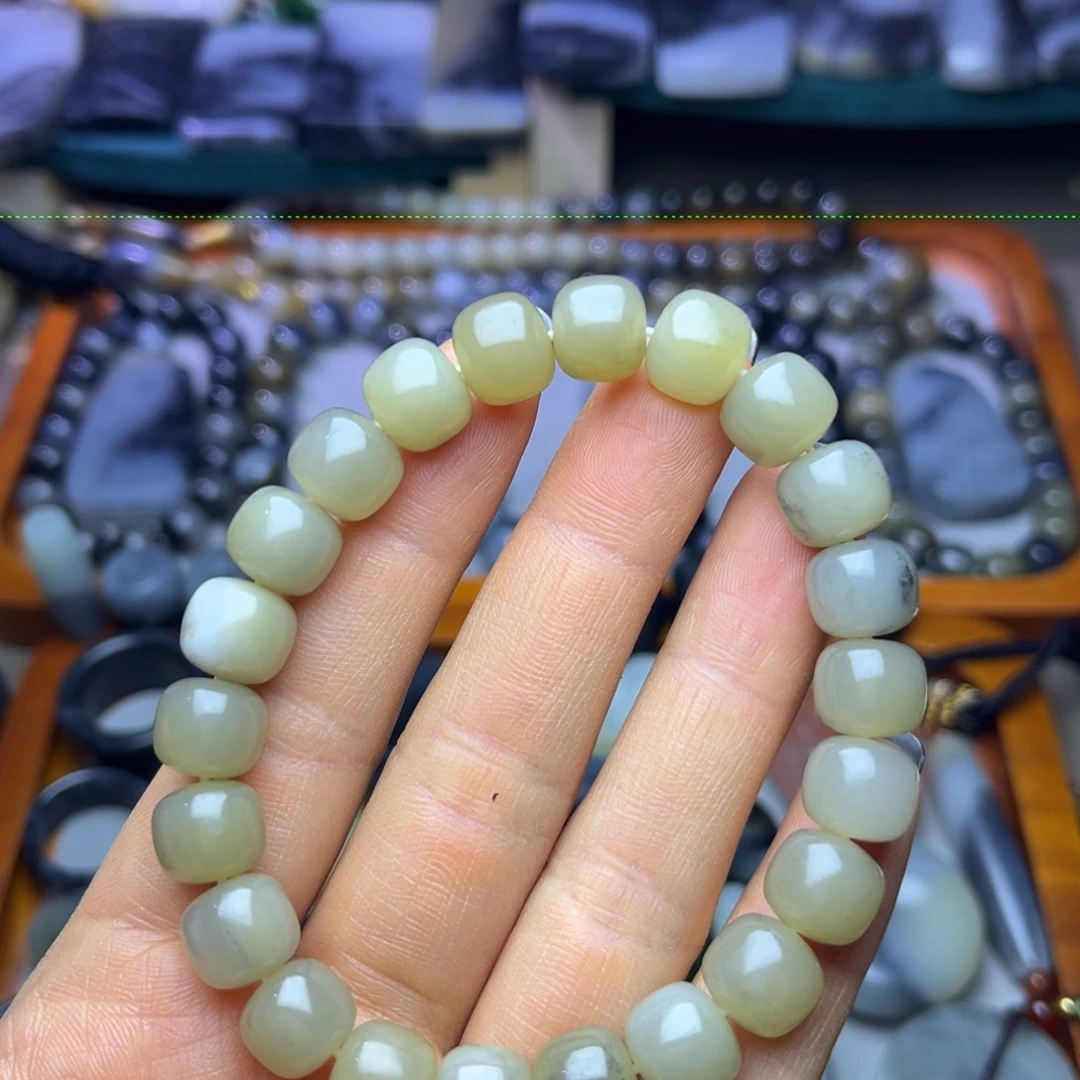 和田玉未镶嵌手串