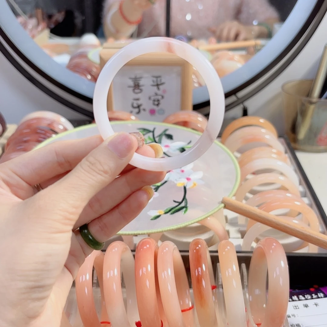 石英质玉手镯未镶嵌妮*