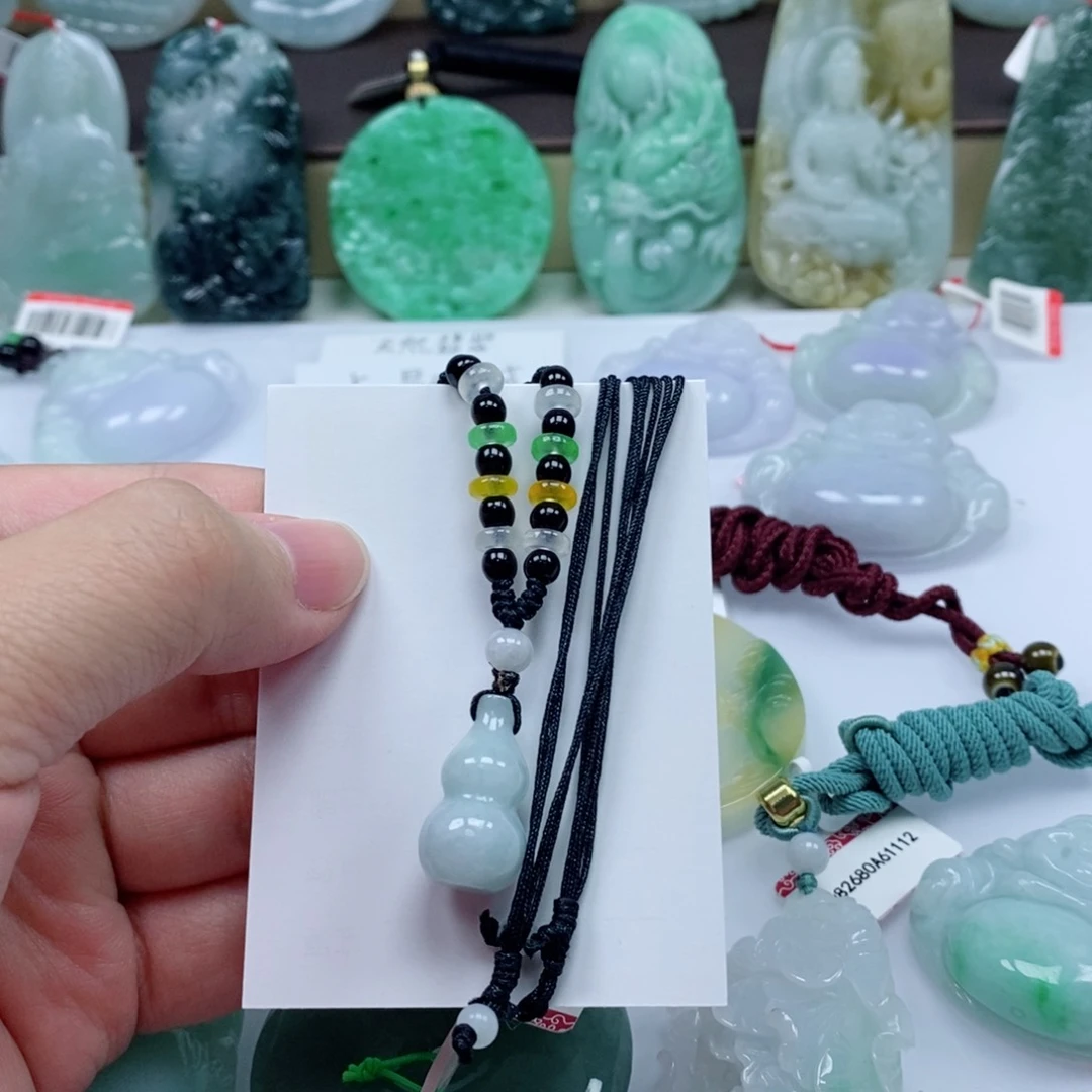 颈饰未镶嵌翡翠吊坠