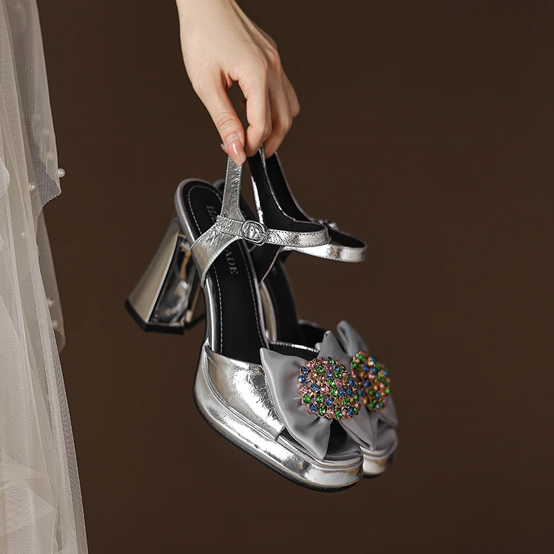 小个子手工女鞋9cm~不累脚高跟鞋防水台增高新款粗跟银色凉鞋女