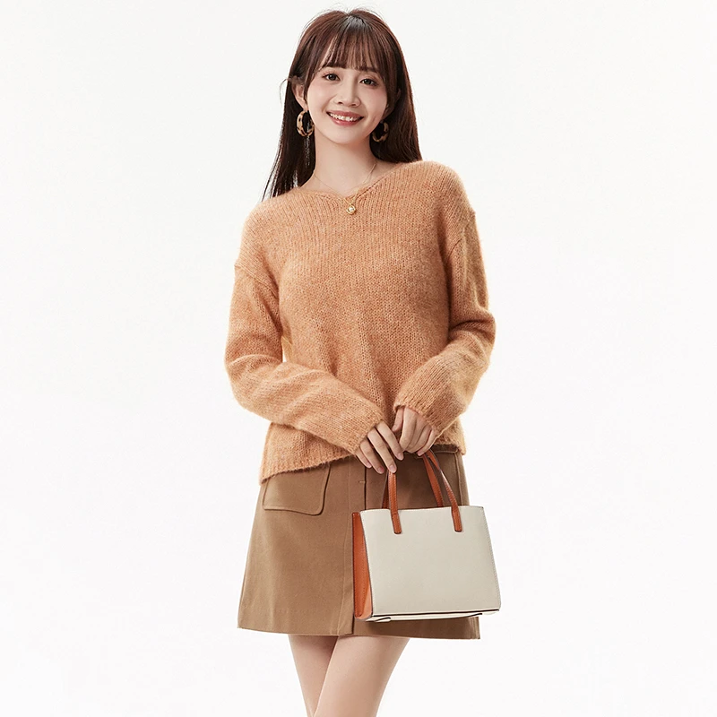 44OV0H0015舒适质感长袖上衣纯色毛衣女2024冬