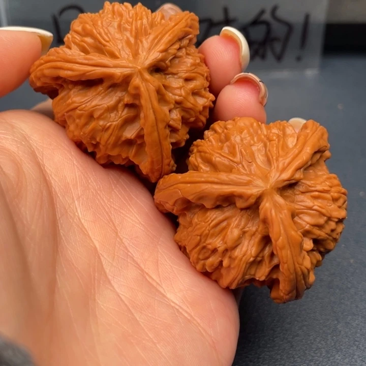 永***运文玩核桃吊坠白狮子