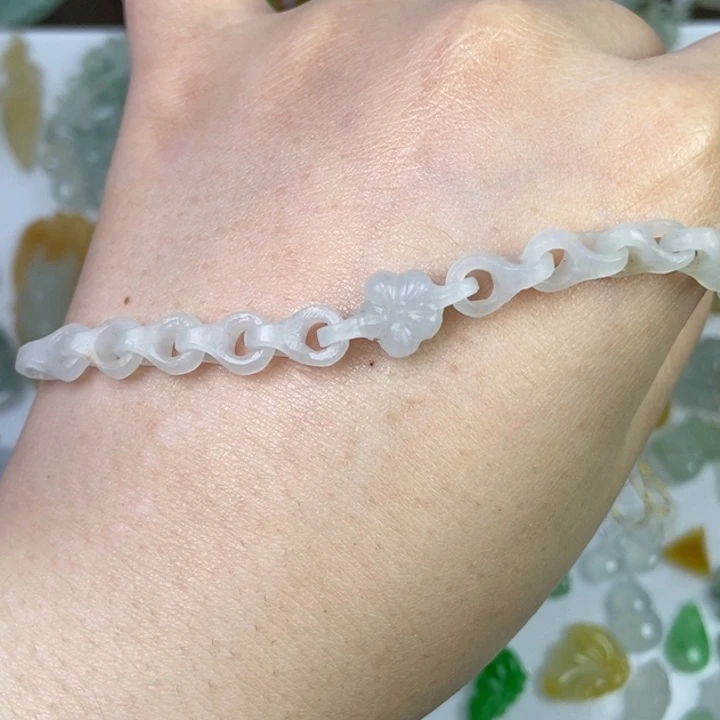 定制翡翠未镶嵌梅花