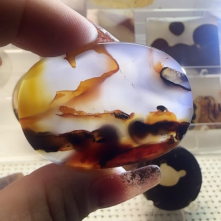 玛瑙/玉髓未镶嵌珠宝奇石