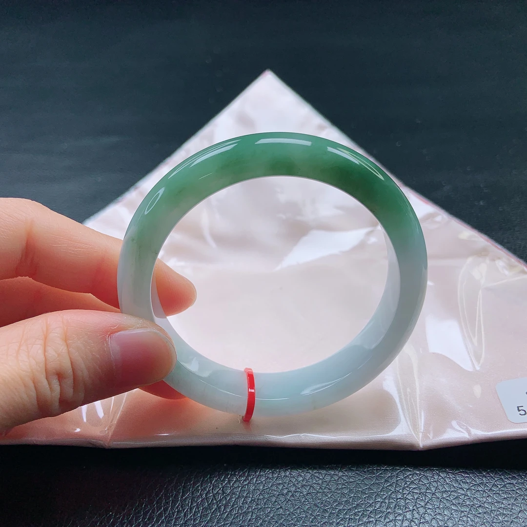 56➕圈口冰种胶润带绿半山水翡翠宽边手镯缅甸天然a货绿色平安镯