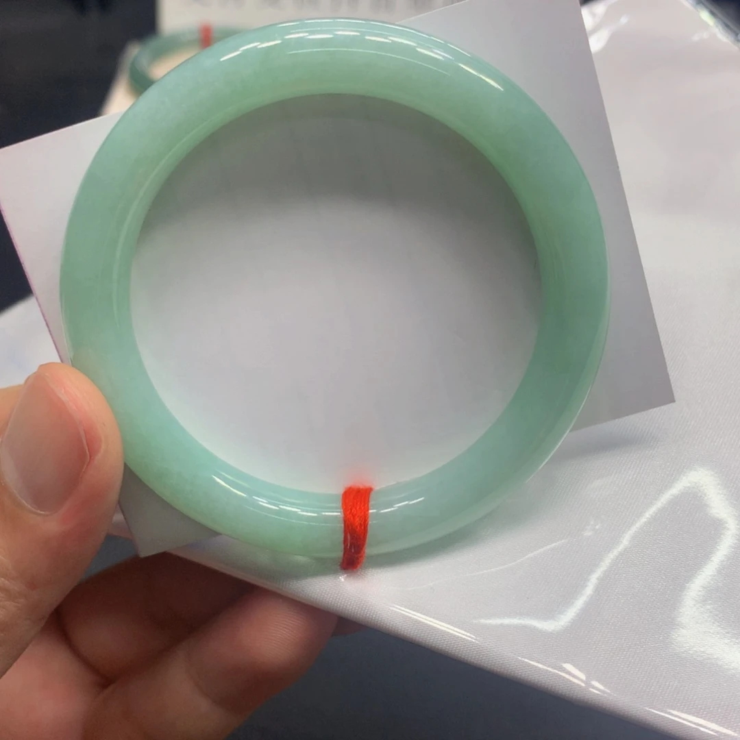 翡翠手镯（圆镯）未镶嵌