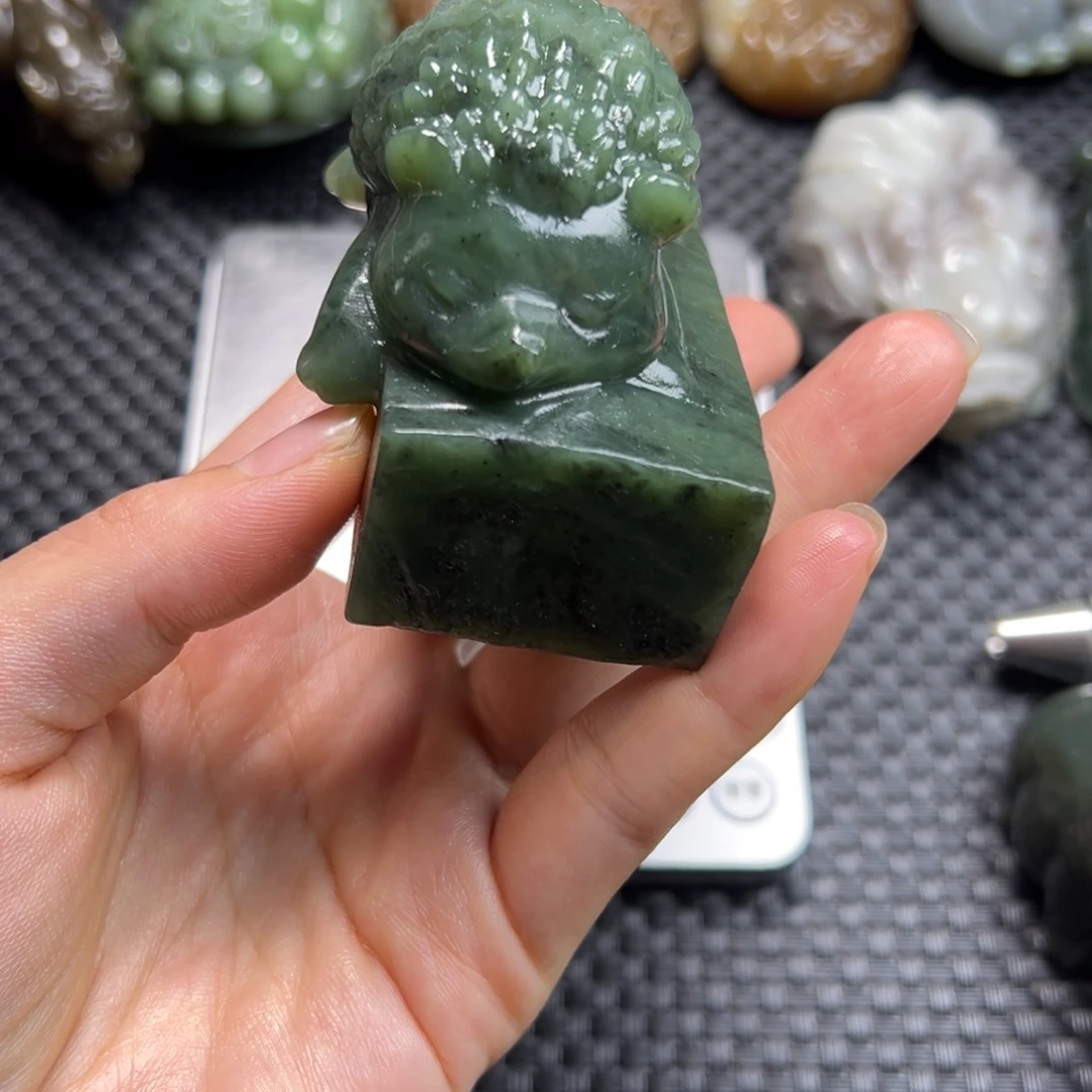未镶嵌和田玉把件